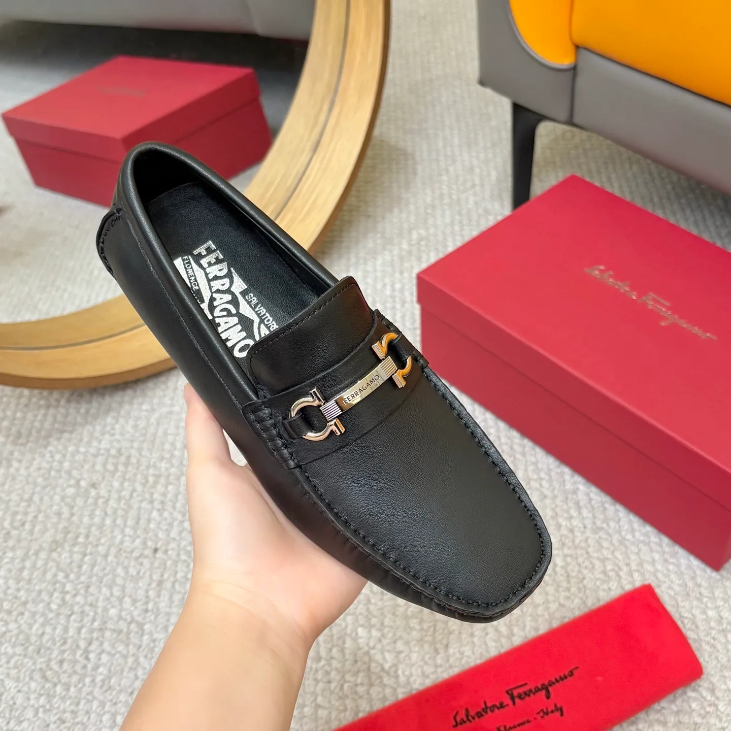 Men's men's shoes 💰420 (Yangli) Ferragamo 〰Ferragamo 2⃣️0⃣️2⃣️5️⃣ New series 👊🏻 Upper 🇮🇹 Italian imported calfskin, original outsole molding. Water-dyed sheepskin lining. The identity of every successful man is set off, and the upper and lower shoes are elegant and stable🚶🏻🚶🏻The high-end custom counter original replica is an eternal classic🔍️Number of codes: 38-46 with counter packaging